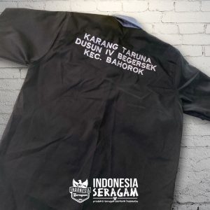 Kemeja Tampak Belakang