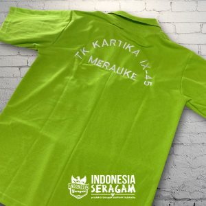 Kaos Polo Tampak Belakang