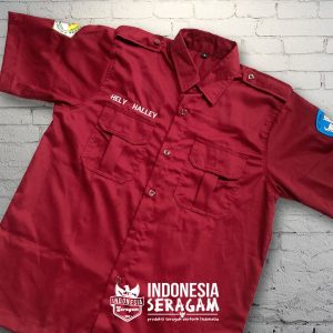 Kemeja Guru Merah Tampak Depan