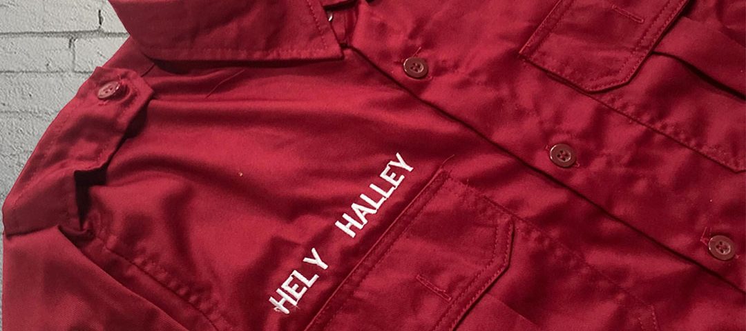 Kemeja Guru Merah Tampak Samping