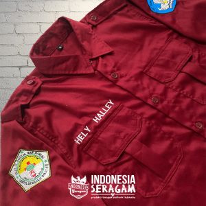 Kemeja Guru Merah Tampak Samping