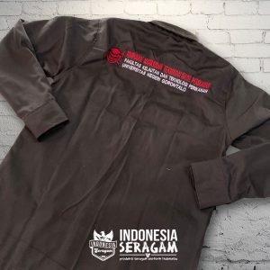 Kemeja Tampak Belakang