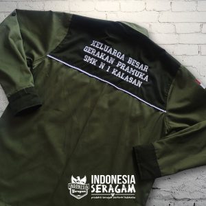 Kemeja Tampak Belakang