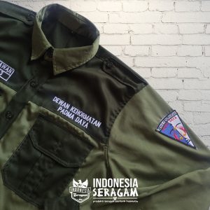 Kemeja Tampak Dekat