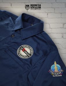 Kemeja Tampak Samping