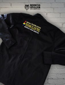 Kemeja Tampak Belakang