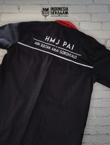 Kemeja Tampak Belakang