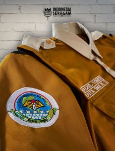 Kemeja Tampak Samping