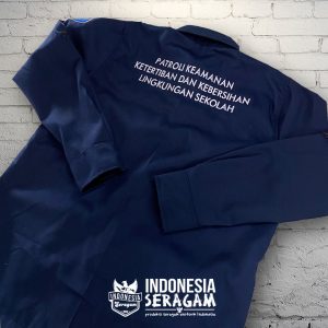 Kemeja Tampak Belakang