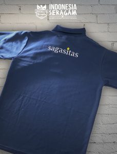 Kaos Polo Tampak Belakang