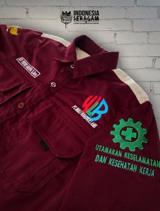Kemeja Tampak Dekat Dengan Hidden Pocket
