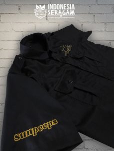 Kemeja Tampak Samping