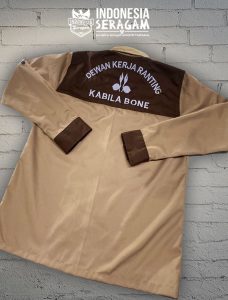 Kemeja Tampak Belakang