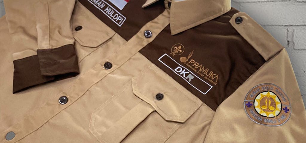 Kemeja Tampak Samping