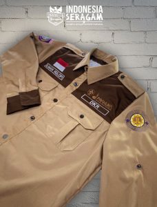 Kemeja Tampak Samping