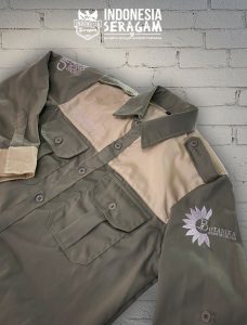 Kemeja Tampak Samping