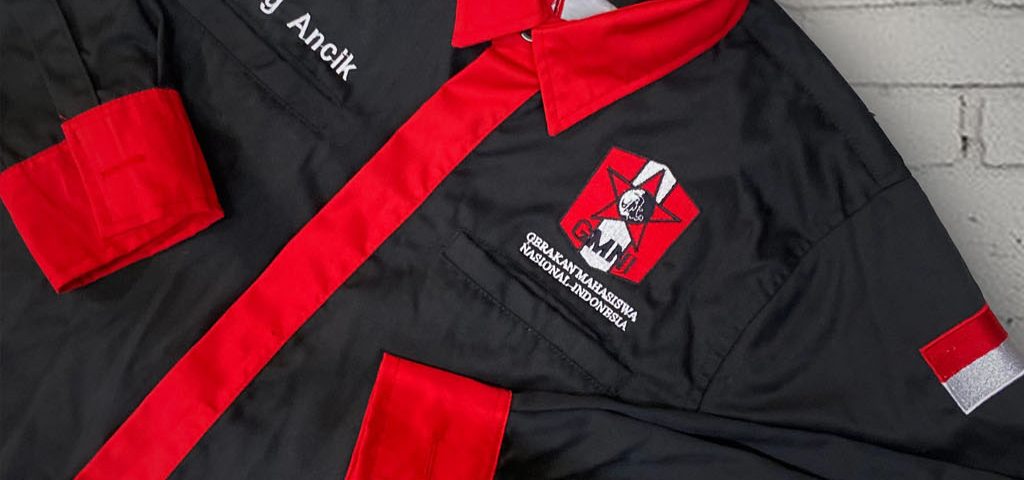 Kemeja Tampak Samping