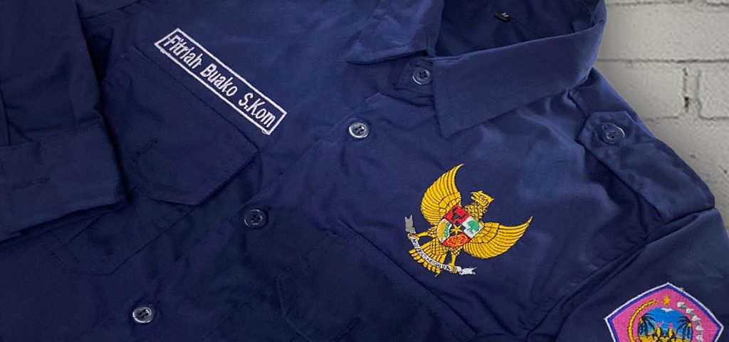 Kemeja Tampak Samping