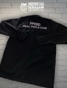 Kemeja Tampak Belakang