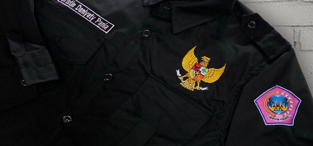 Kemeja Tampak Samping