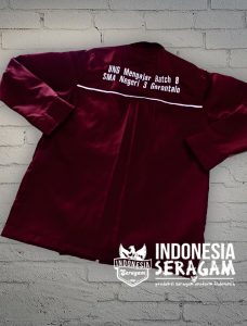 kemeja tampak belakang