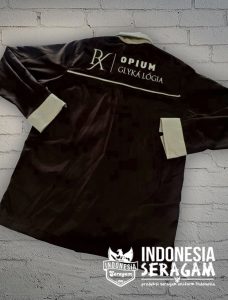kemeja tampak belakang